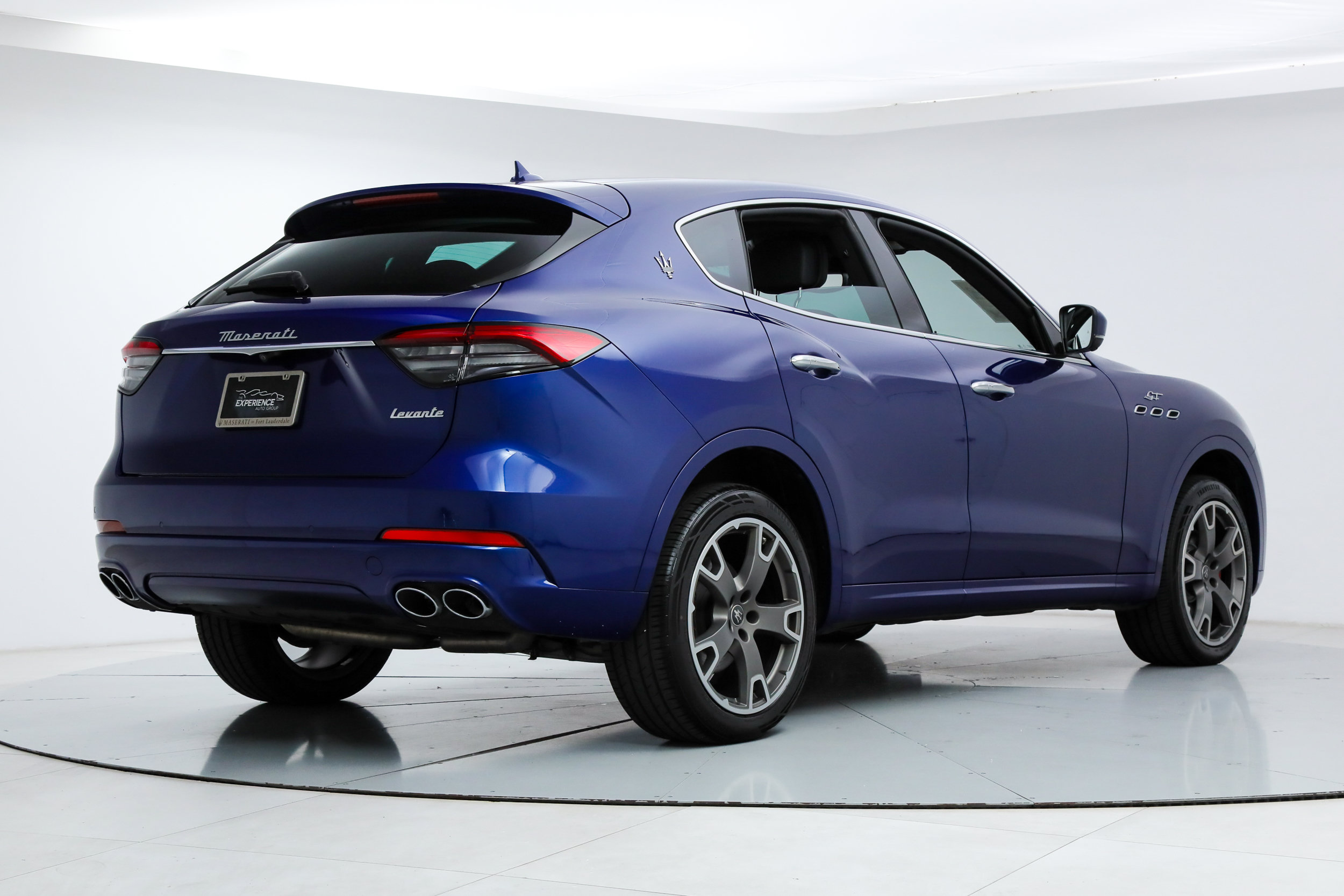 Certified 2023 Maserati Levante GT AWD/4WD image 5