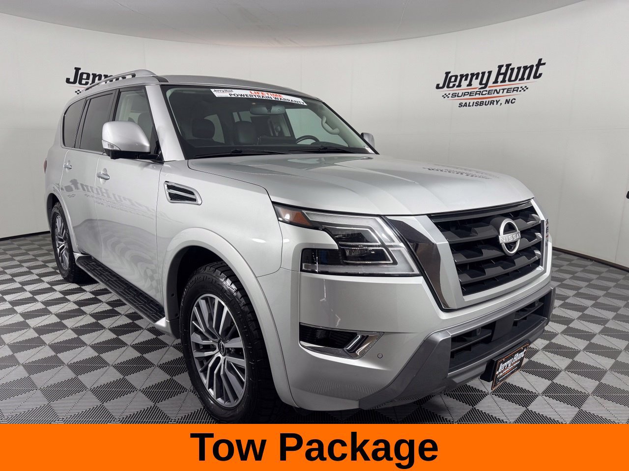 Used 2024 Nissan Armada SL w/ Captain's Chairs Package AWD/4WD image 7