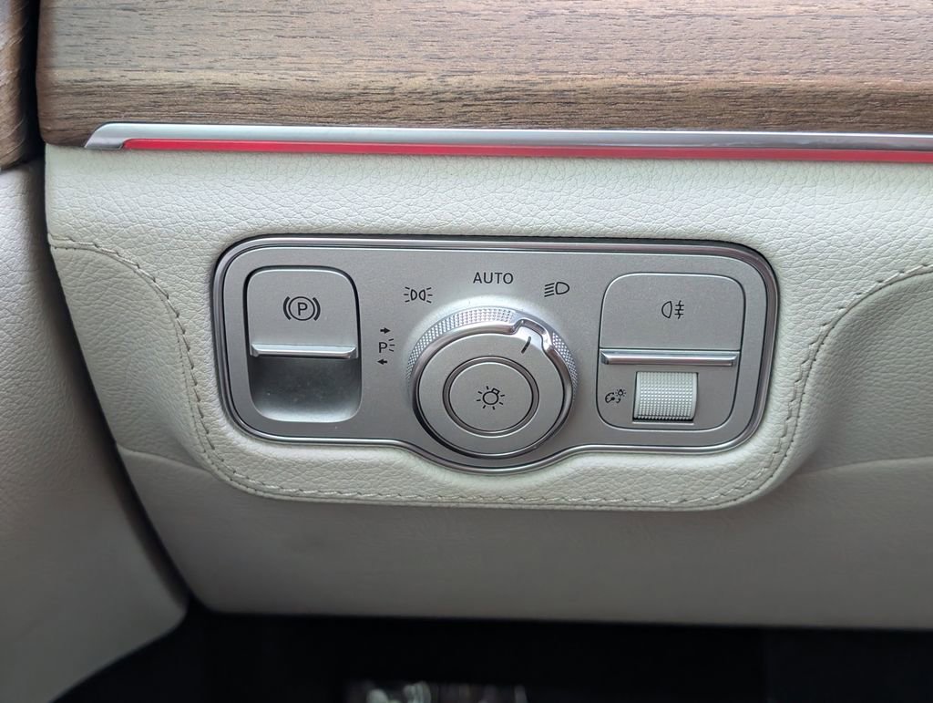 Used 2022 Mercedes-Benz GLS 450 4MATIC image 20