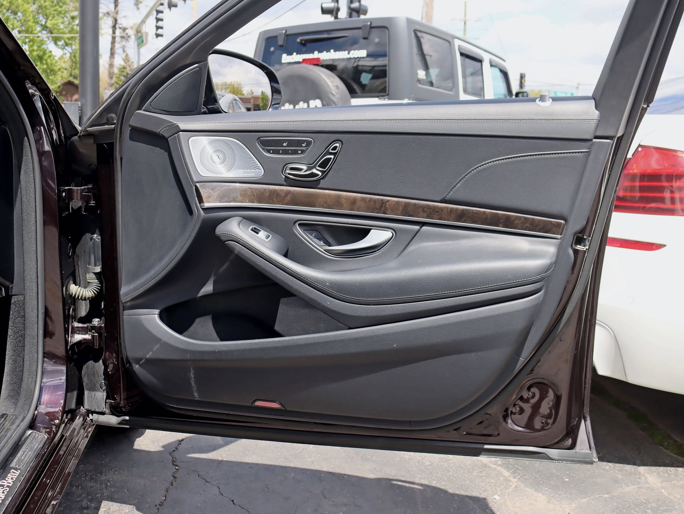 Used 2015 Mercedes-Benz S 550 4MATIC Sedan image 36