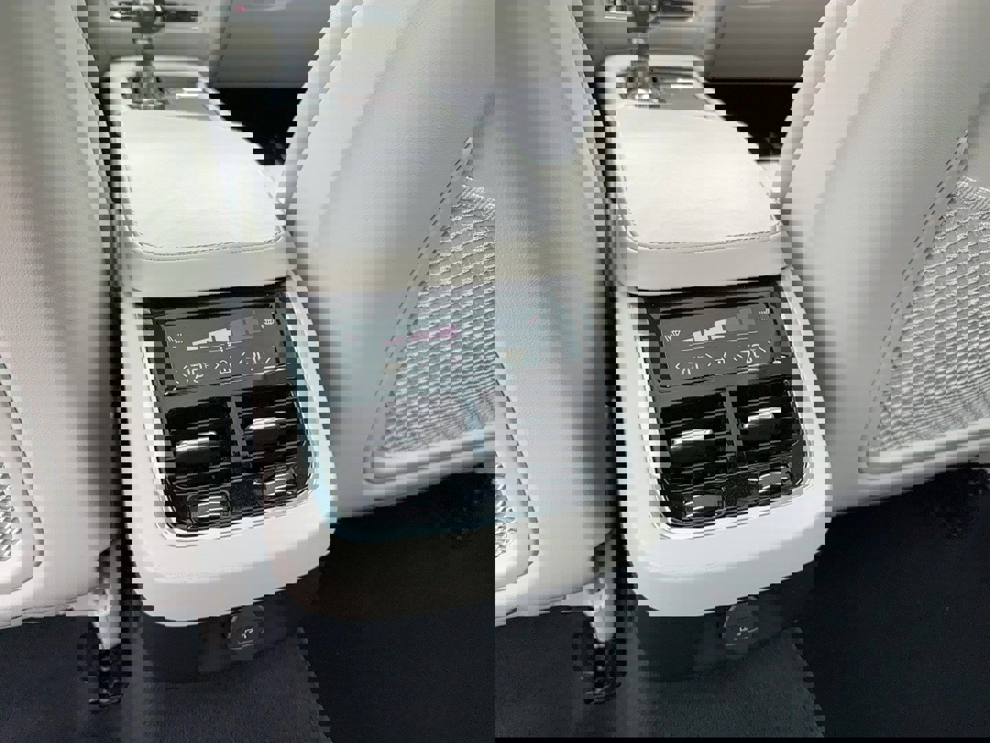 Used 2021 Volvo V90 T6 Inscription image 14