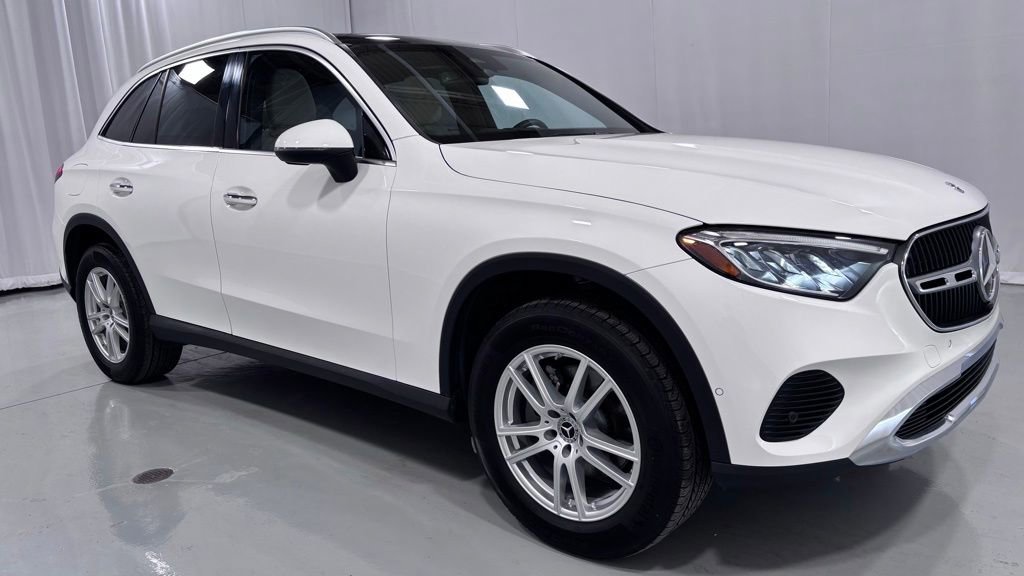 Certified 2023 Mercedes-Benz GLC 300 4MATIC image 4