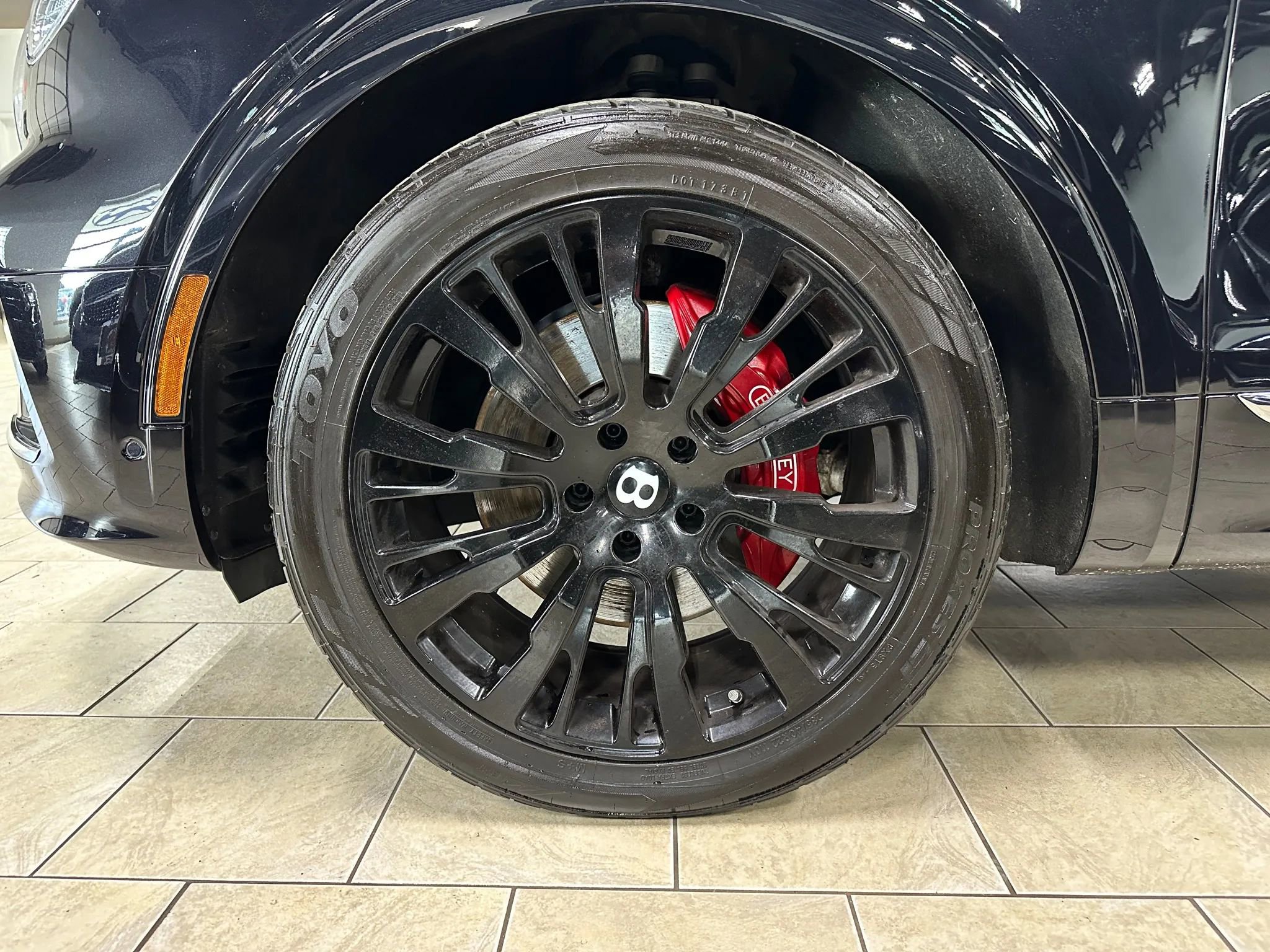 Used 2021 Bentley Bentayga image 35