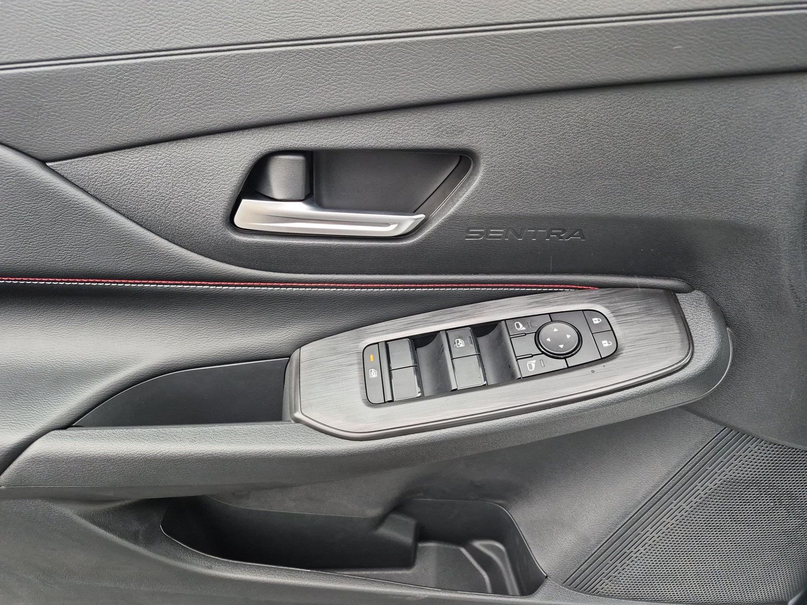 New 2027 Nissan Sentra SR w/ Floor Mat Package FWD image 13