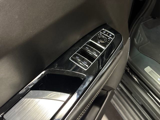 Certified 2025 Cadillac Escalade ESV Sport AWD/4WD image 11