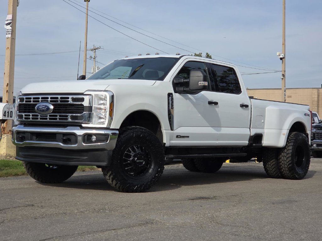 Used 2026 Ford F350 XLT AWD/4WD image 2