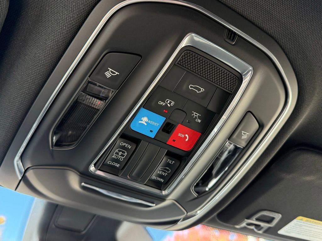 New 2025 Jeep Grand Cherokee L Laredo w/ Luxury Tech Group I image 21