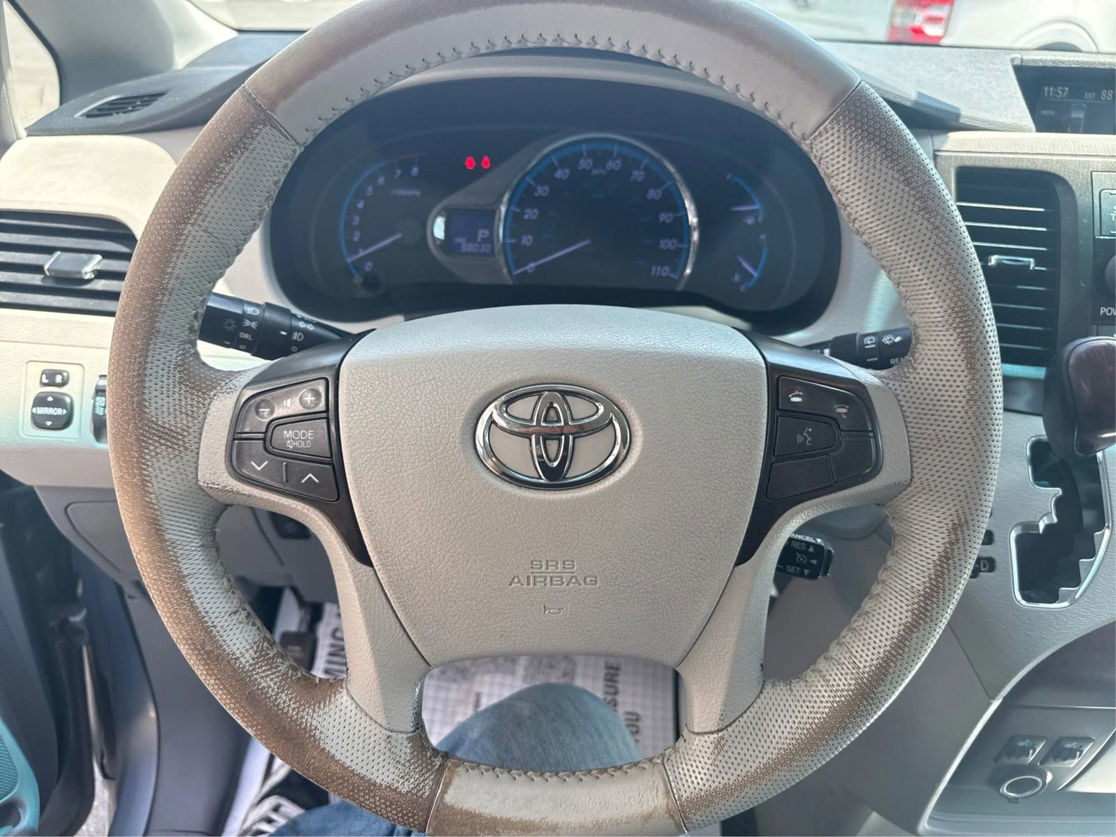 Used 2011 Toyota Sienna XLE FWD image 17