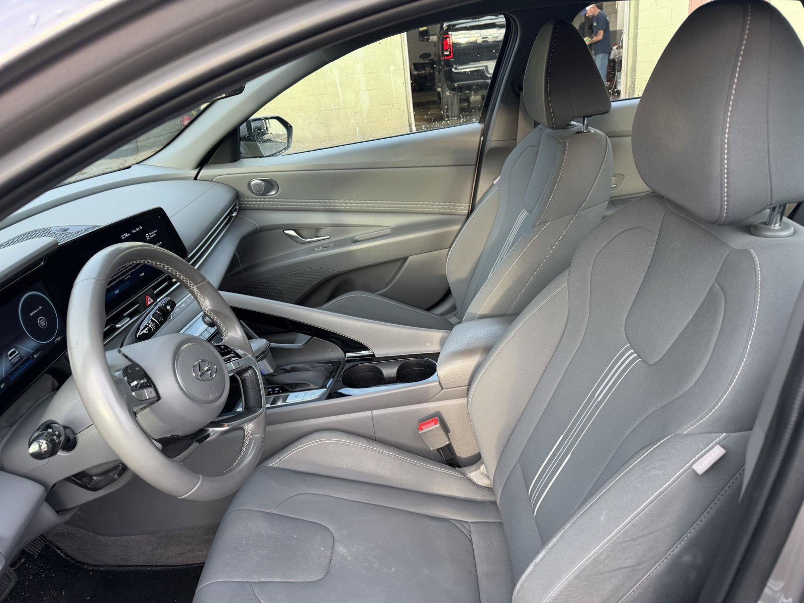 Used 2023 Hyundai Elantra SEL w/ Convenience Package FWD image 8