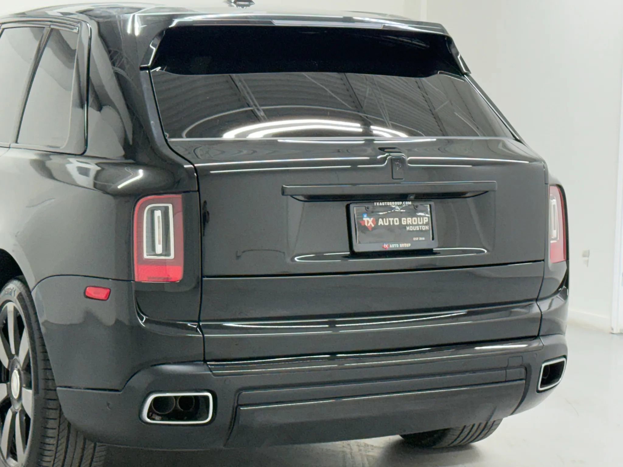 Used 2024 Rolls-Royce Cullinan image 53