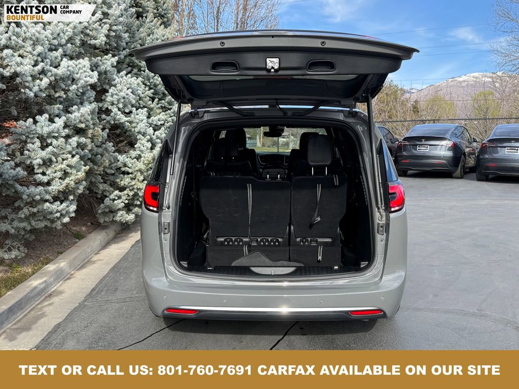 Used 2025 Chrysler Pacifica Select image 35