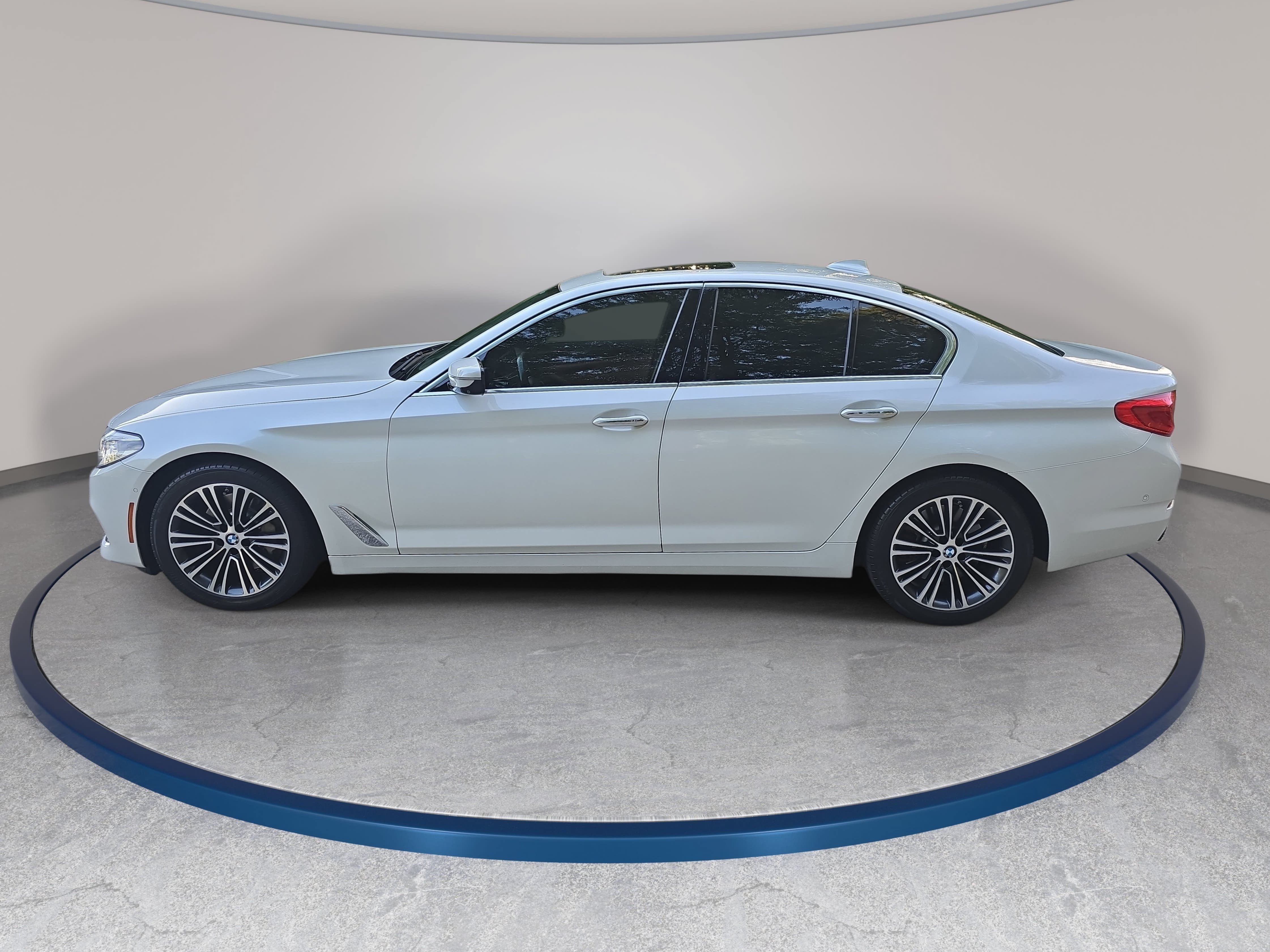 Used 2018 BMW 540i RWD image 8
