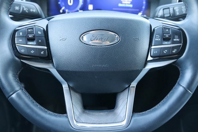 Used 2022 Ford Explorer Platinum w/ Technology Package image 34
