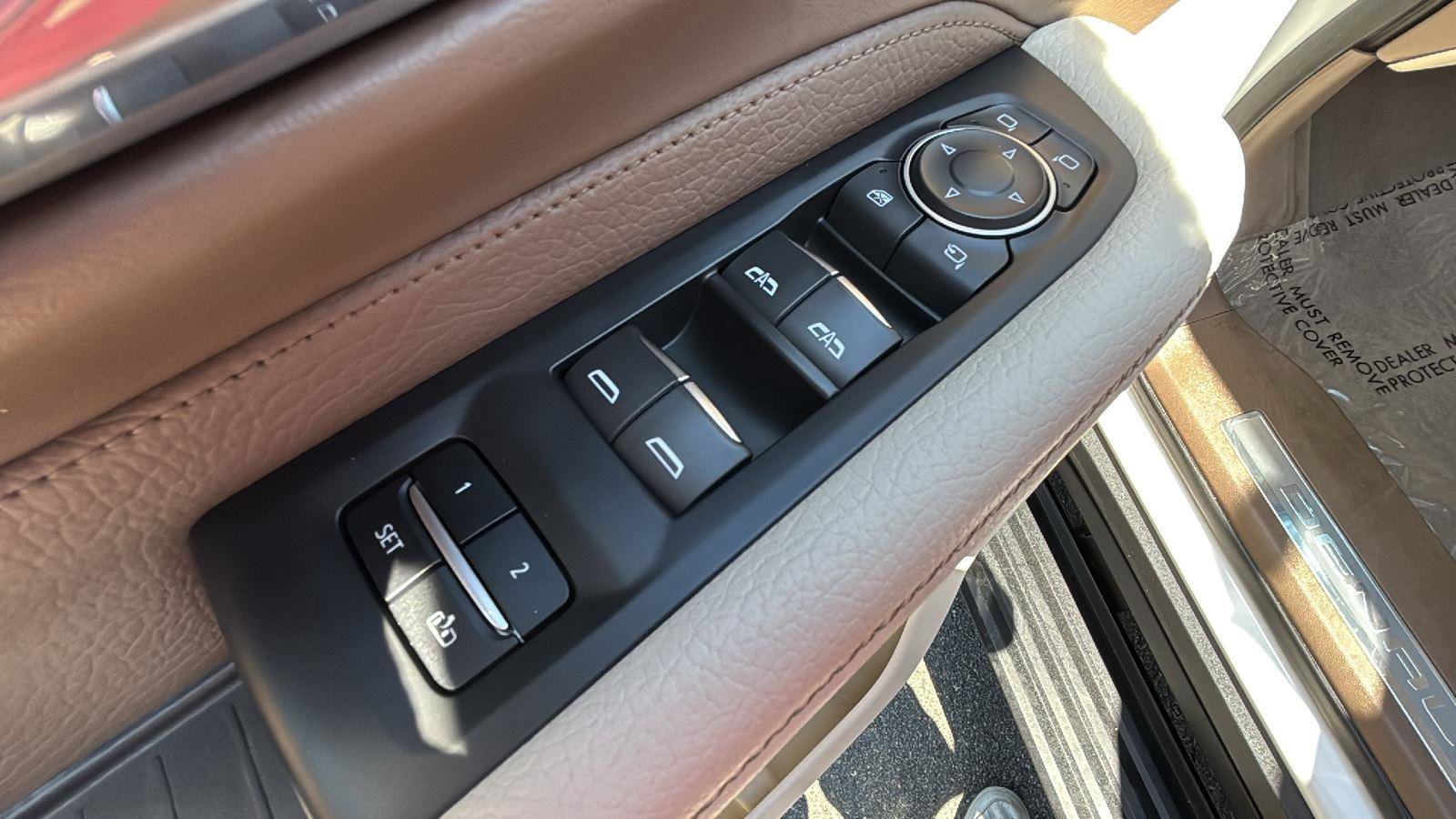 Used 2021 GMC Yukon Denali w/ Denali Ultimate Package AWD/4WD image 23