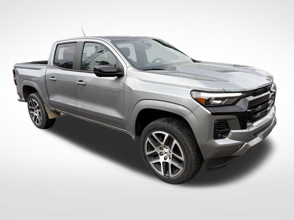 Used 2023 Chevrolet Colorado Z71 w/ Z71 Convenience Package 2 AWD/4WD image 9