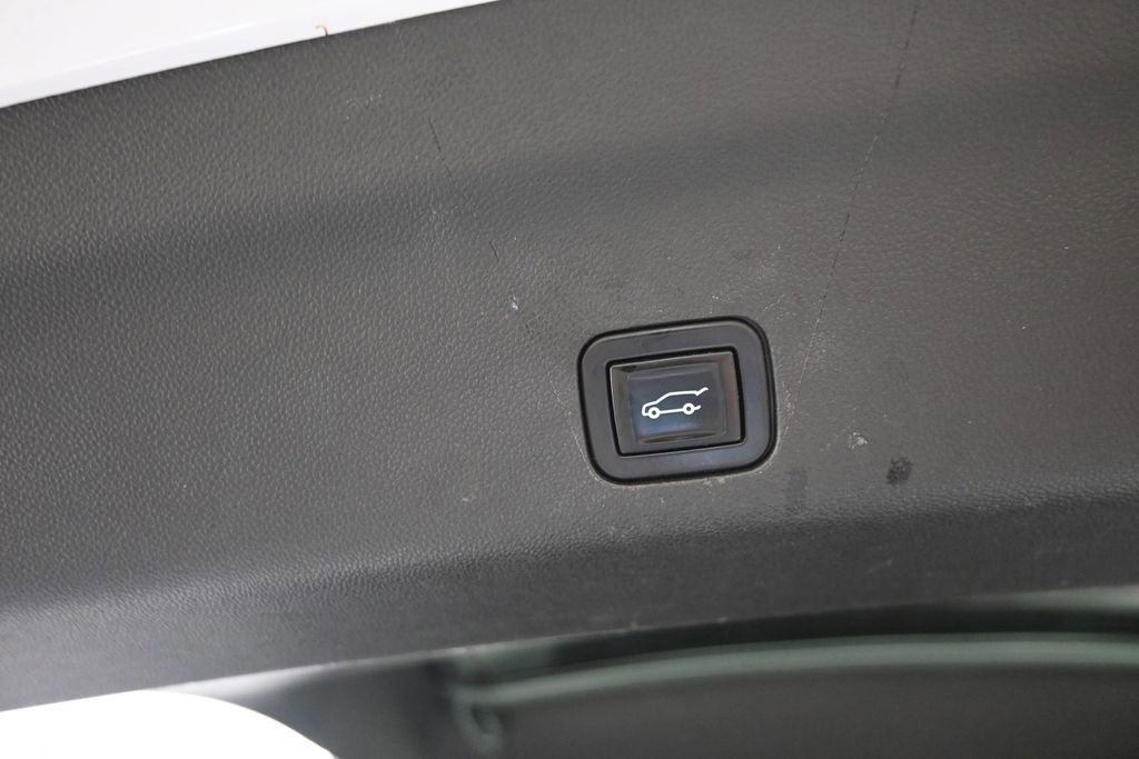 Used 2021 Chevrolet Suburban Z71 AWD/4WD image 11