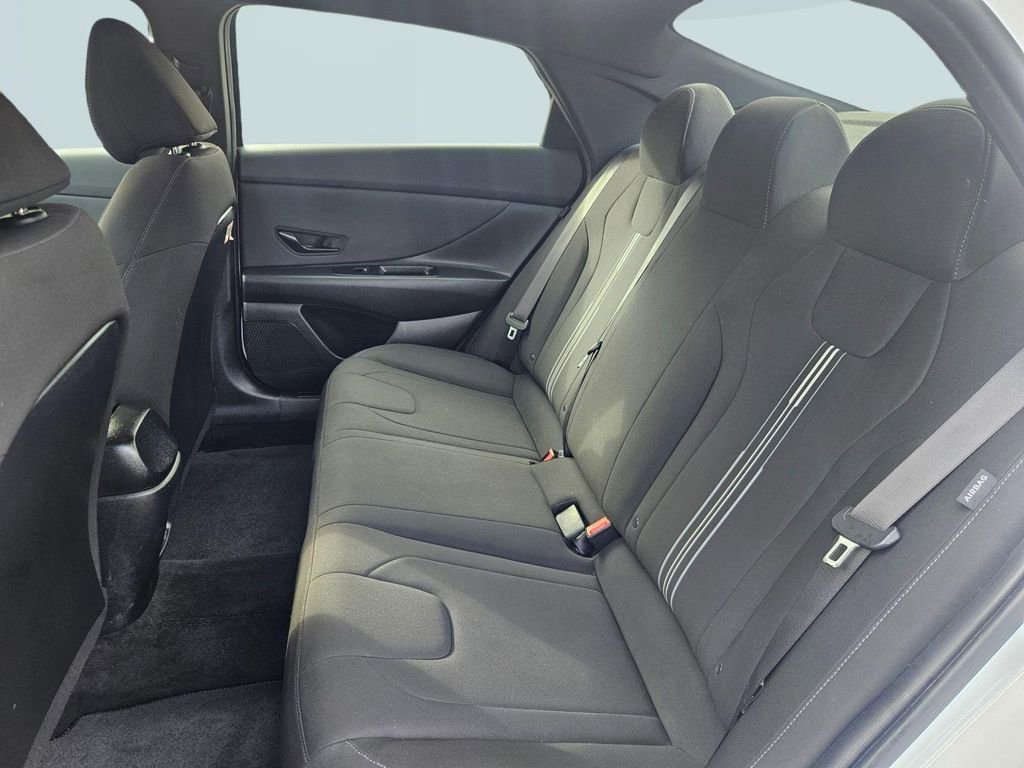 Certified 2025 Hyundai Elantra SEL image 23
