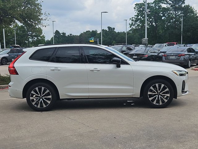 Used 2024 Volvo XC60 B5 Plus image 4