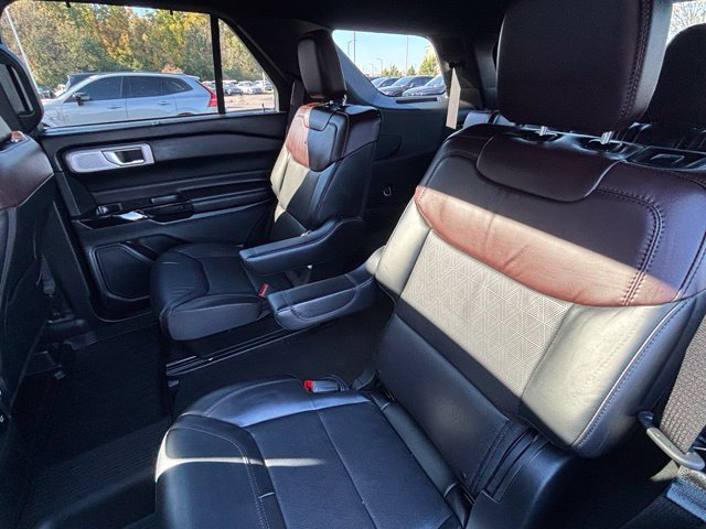 Used 2024 Ford Explorer Platinum w/ Technology Package AWD/4WD image 35