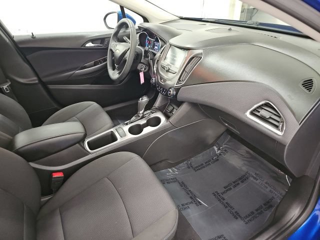 Used 2018 Chevrolet Cruze LT FWD image 34
