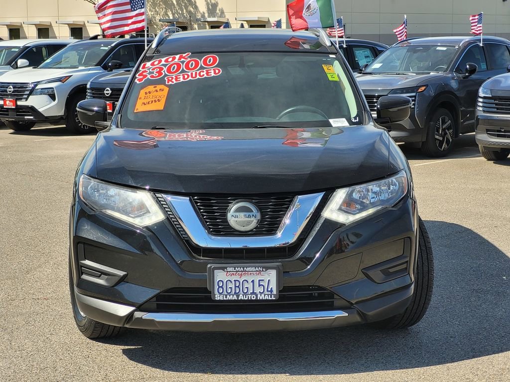 Used 2018 Nissan Rogue SV image 3