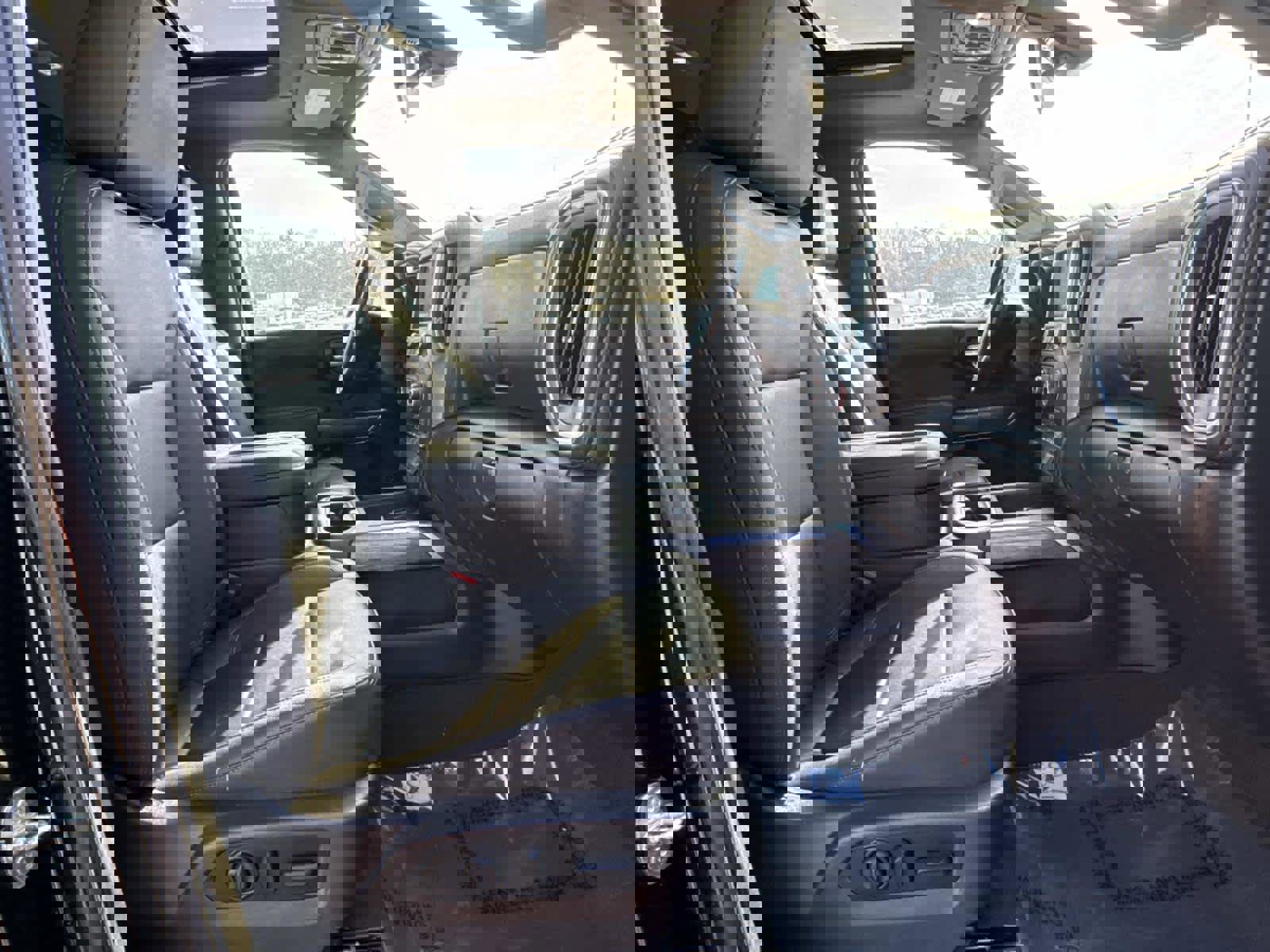 Used 2021 Chevrolet Silverado 1500 LTZ w/ LTZ Premium Package image 17