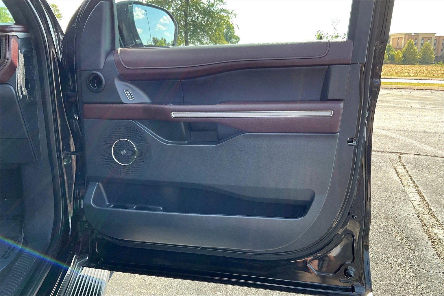 Used 2024 Ford Expedition Max Limited image 22