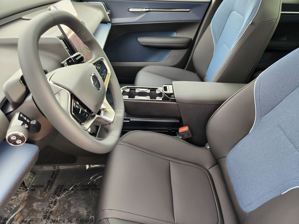 New 2026 Volvo EX30 Plus w/ Climate Package image 4