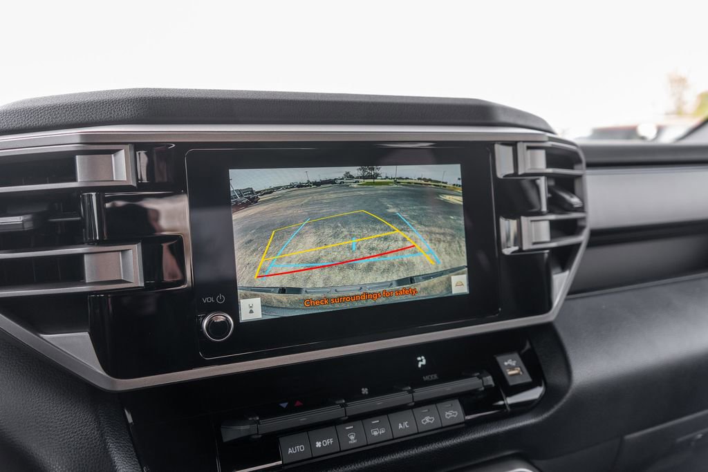 Used 2025 Toyota Tundra SR5 AWD/4WD image 32
