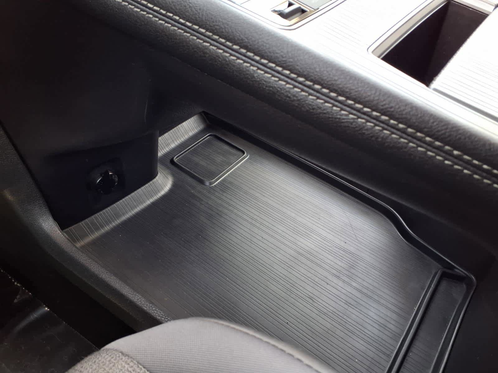 Certified 2025 Toyota Sienna LE FWD image 16