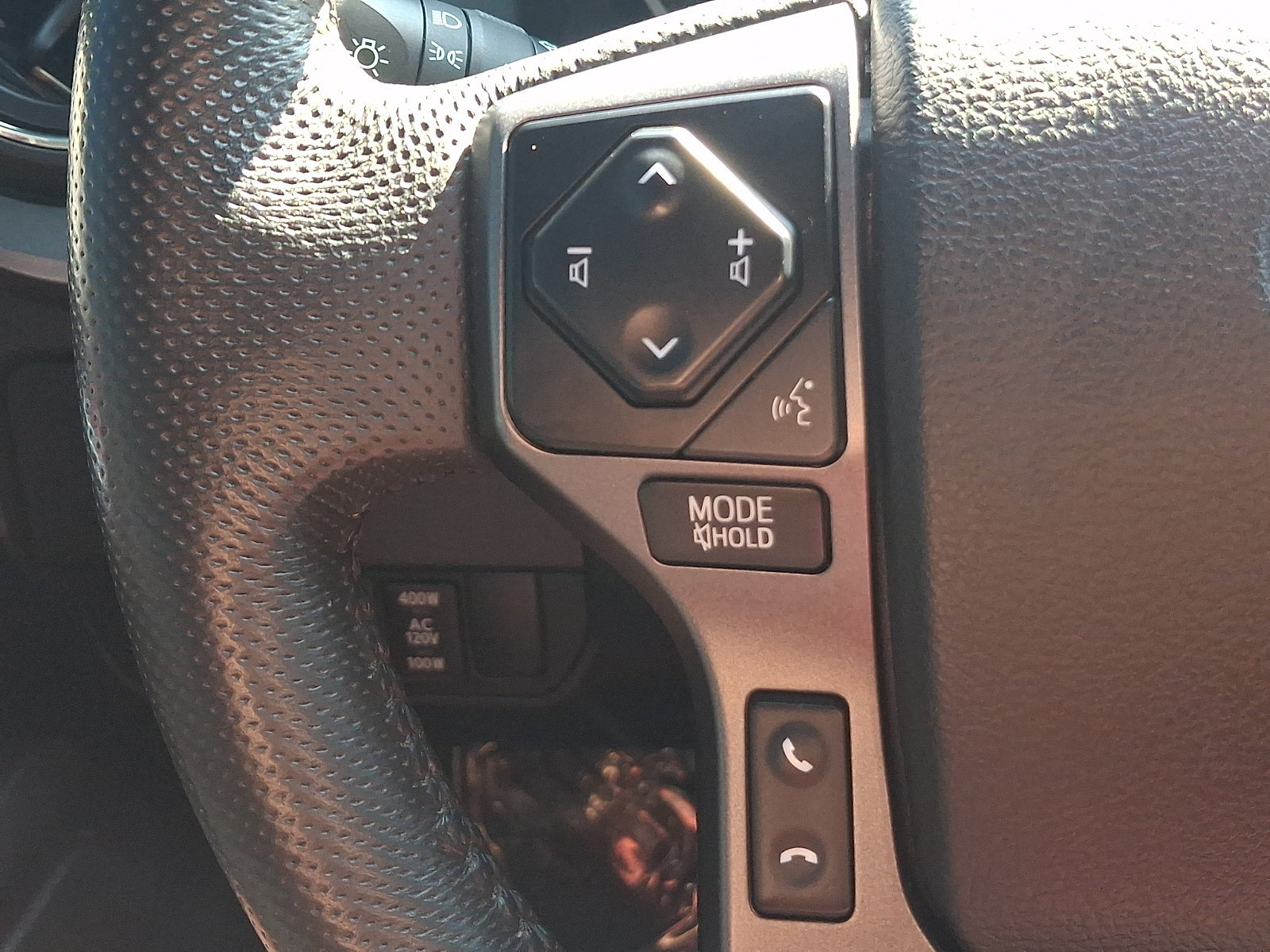 Used 2022 Toyota Tacoma TRD Off-Road AWD/4WD image 21