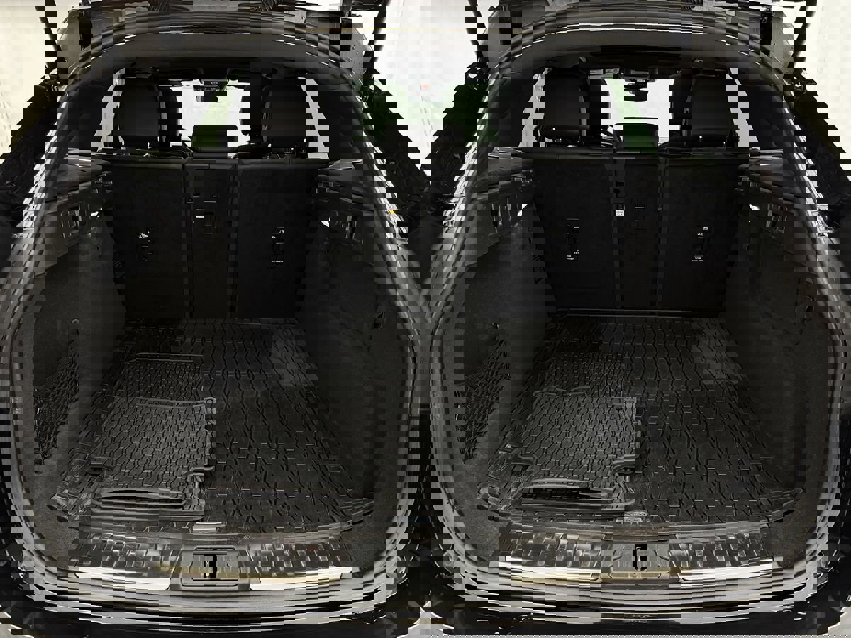 Used 2022 Jaguar F-PACE S image 44