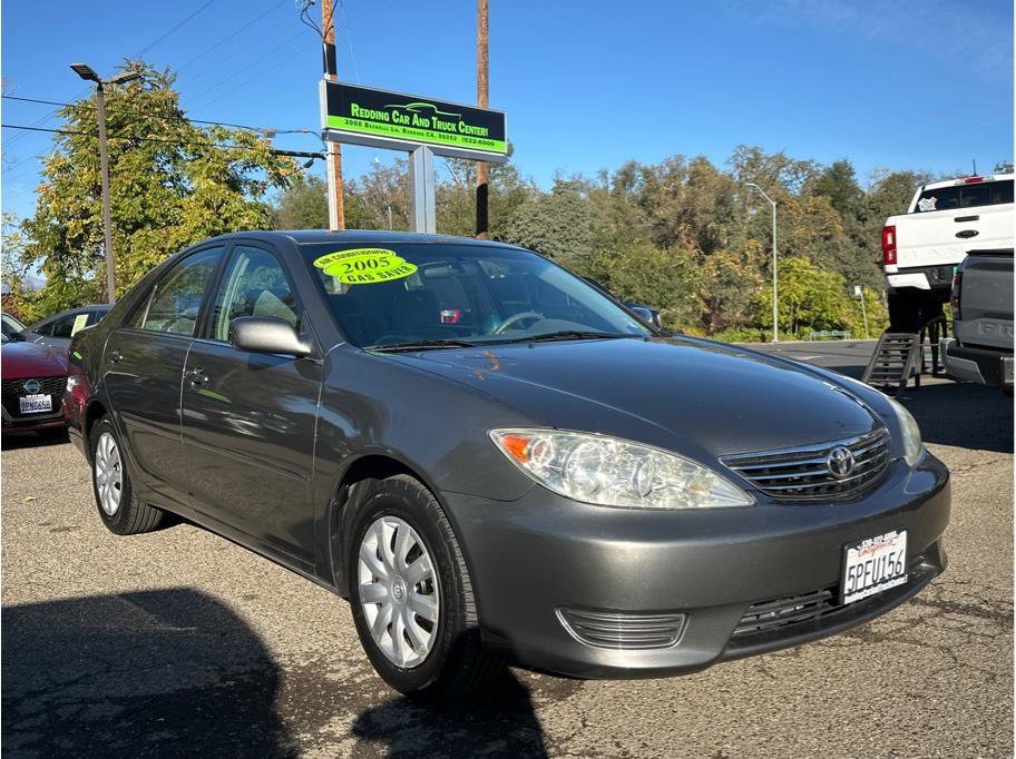 Used 2005 Toyota Camry LE FWD image 1