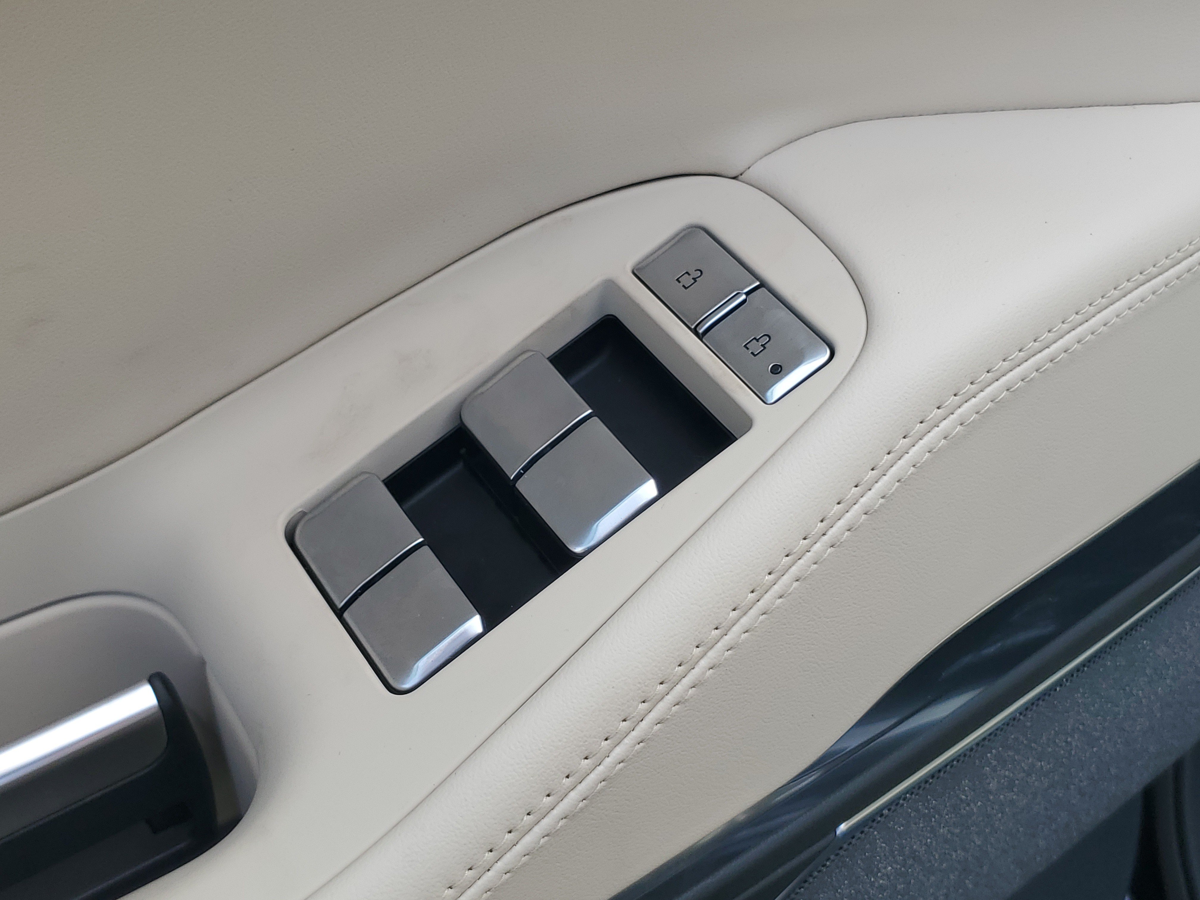 New 2027 Lincoln Navigator Reserve w/ Jet Appearance Package AWD/4WD image 10