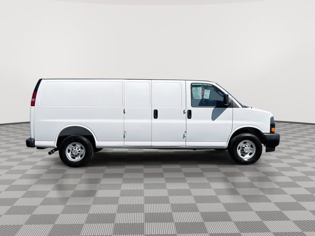 Used 2026 Chevrolet Express 2500 Extended w/ Driver Convenience Package RWD image 12