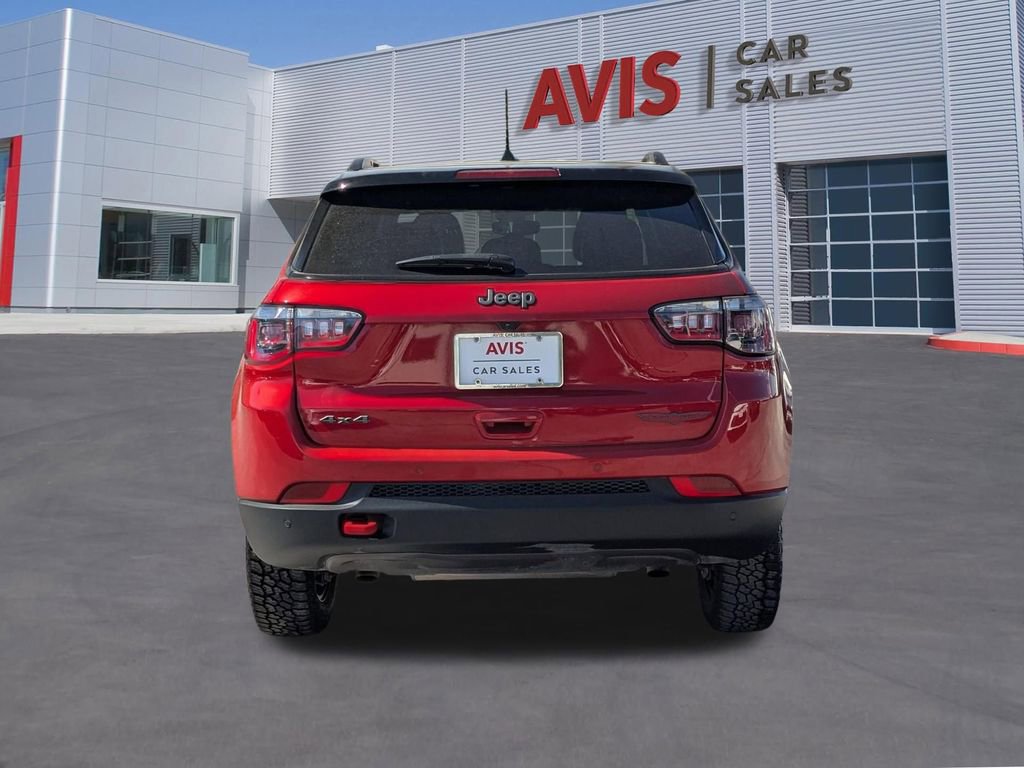 Used 2025 Jeep Compass Trailhawk image 5