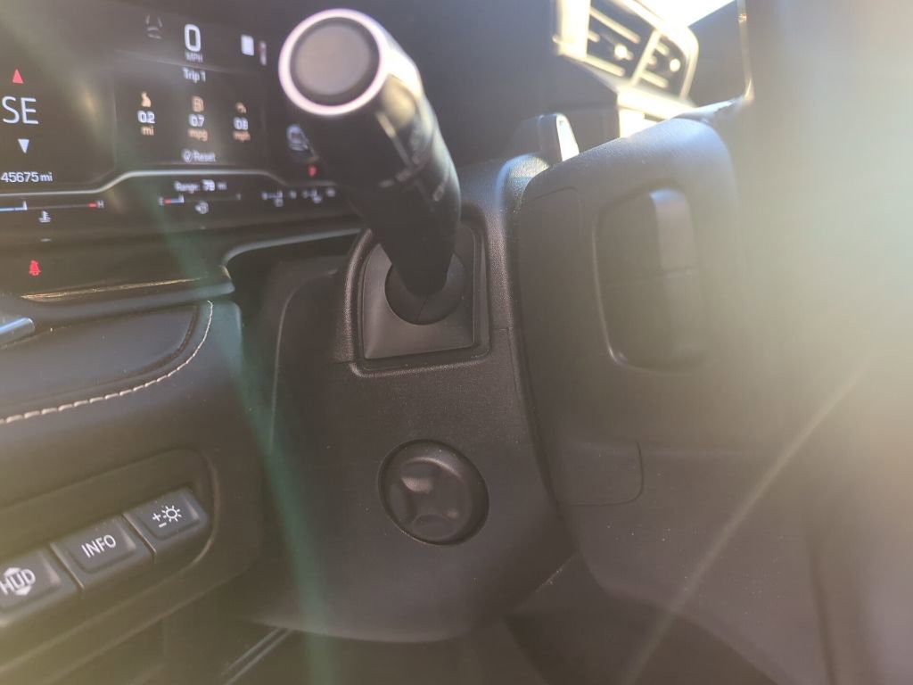 Used 2023 GMC Yukon Denali Ultimate image 28