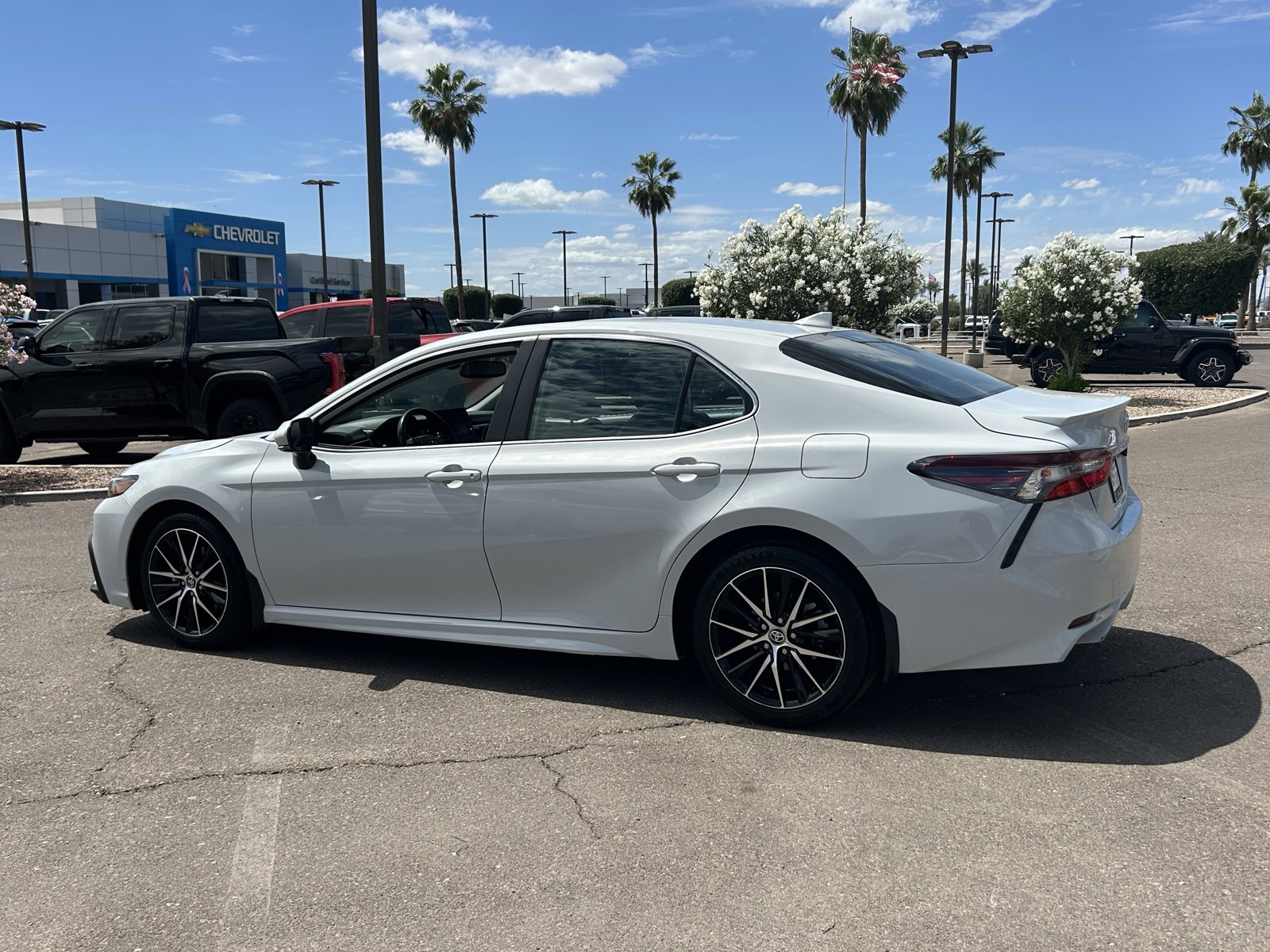 Used 2024 Toyota Camry SE w/ Audio Upgrade Package image 3