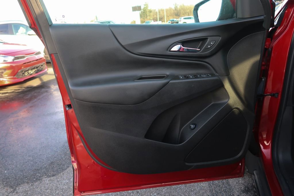Used 2023 Chevrolet Equinox LT image 24