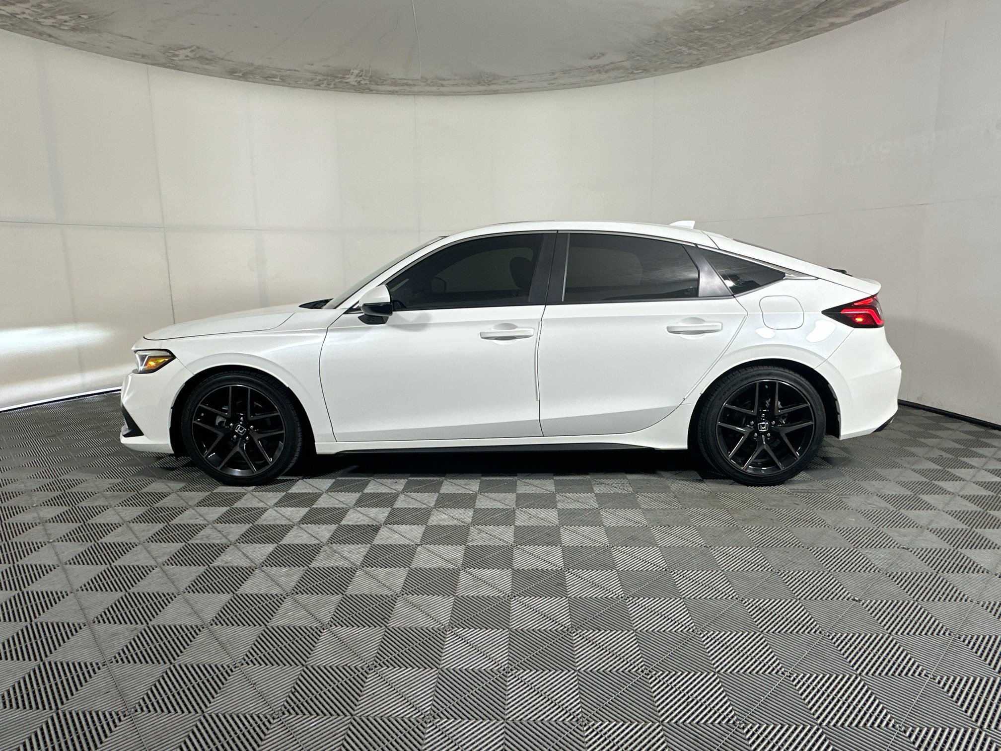Used 2024 Honda Civic Sport Touring image 6