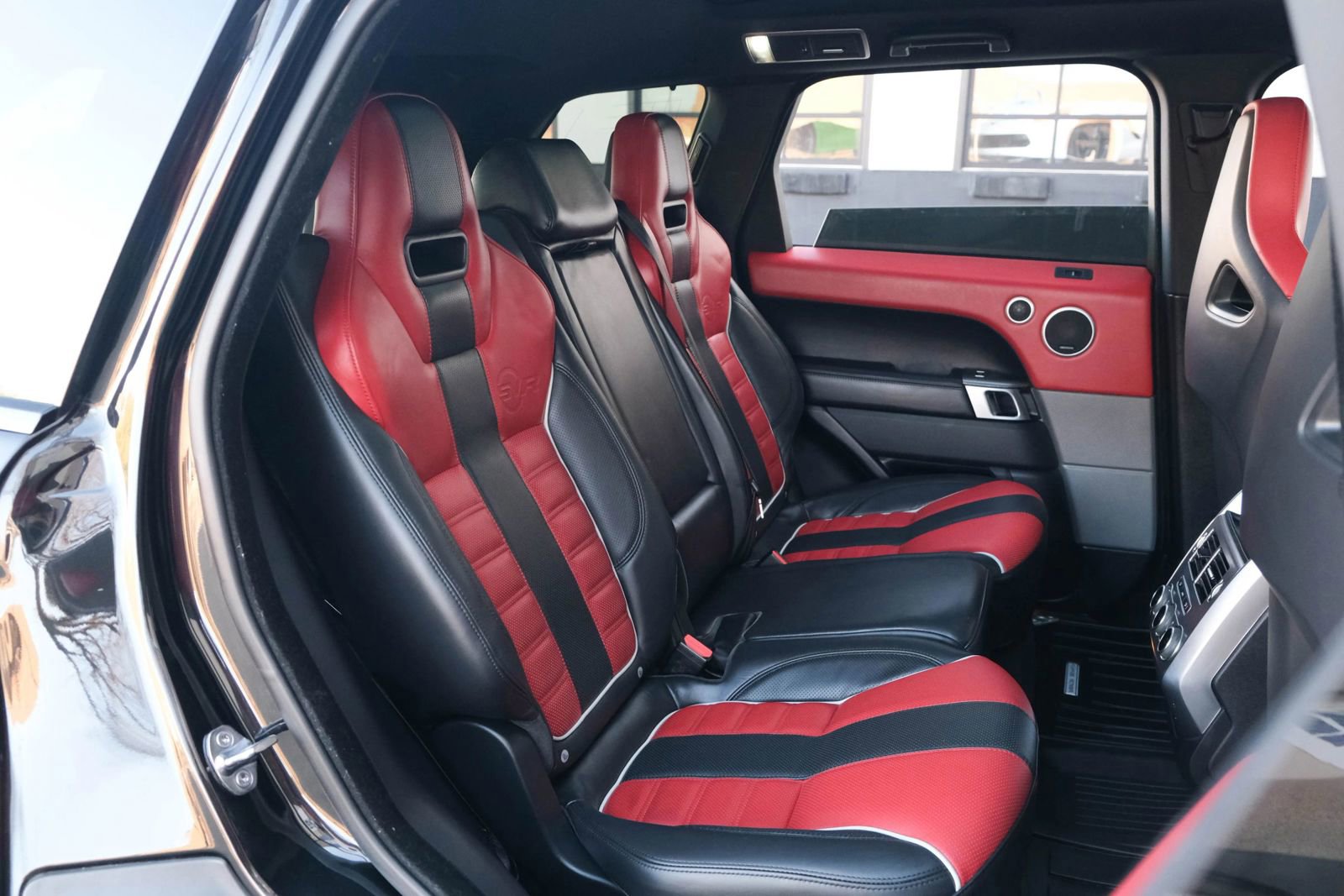 Used 2017 Land Rover Range Rover Sport SVR image 33