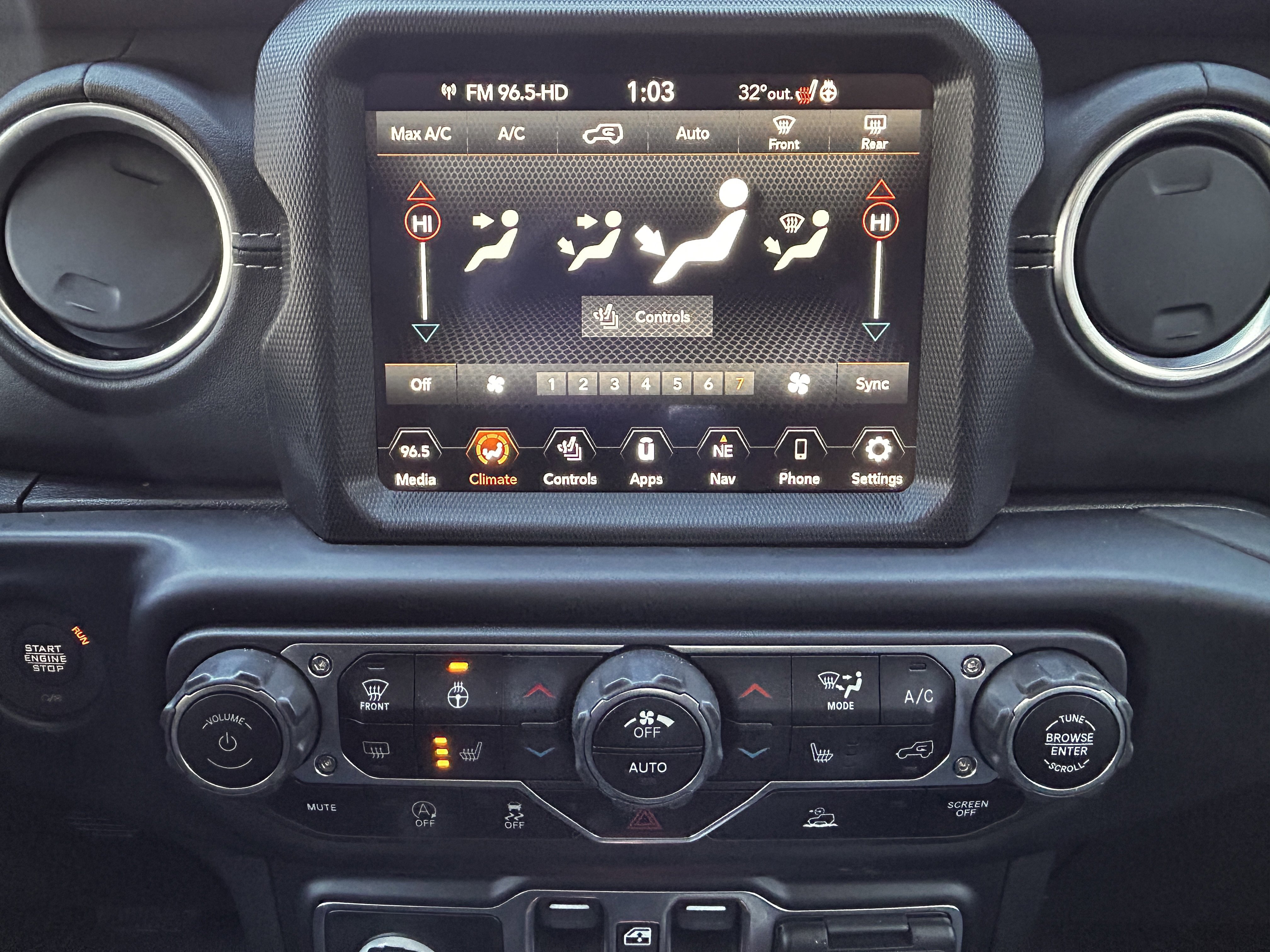 Used 2023 Jeep Wrangler Unlimited Sahara w/ Cold Weather Group AWD/4WD image 32