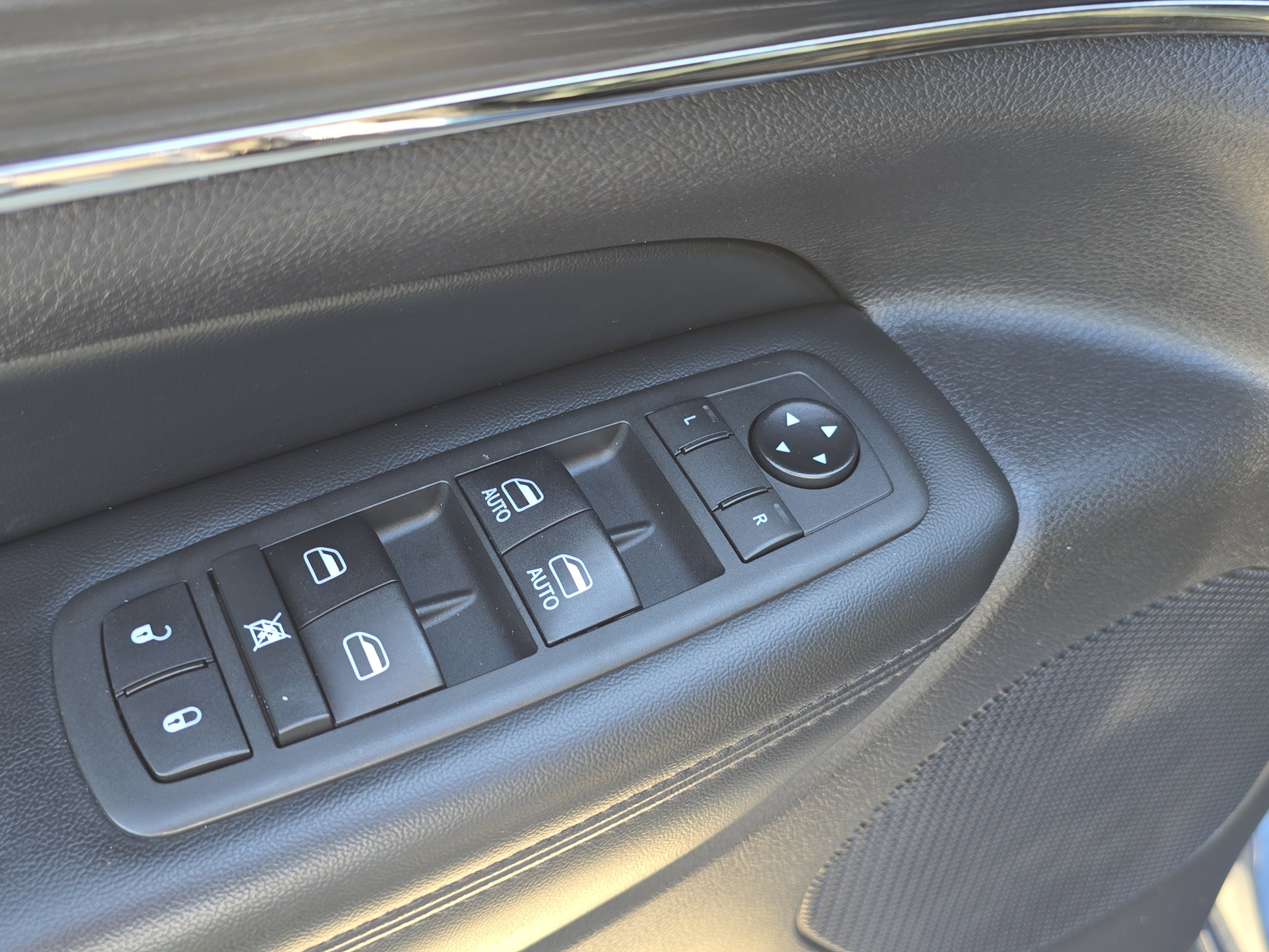 Used 2020 Jeep Grand Cherokee Limited X image 22