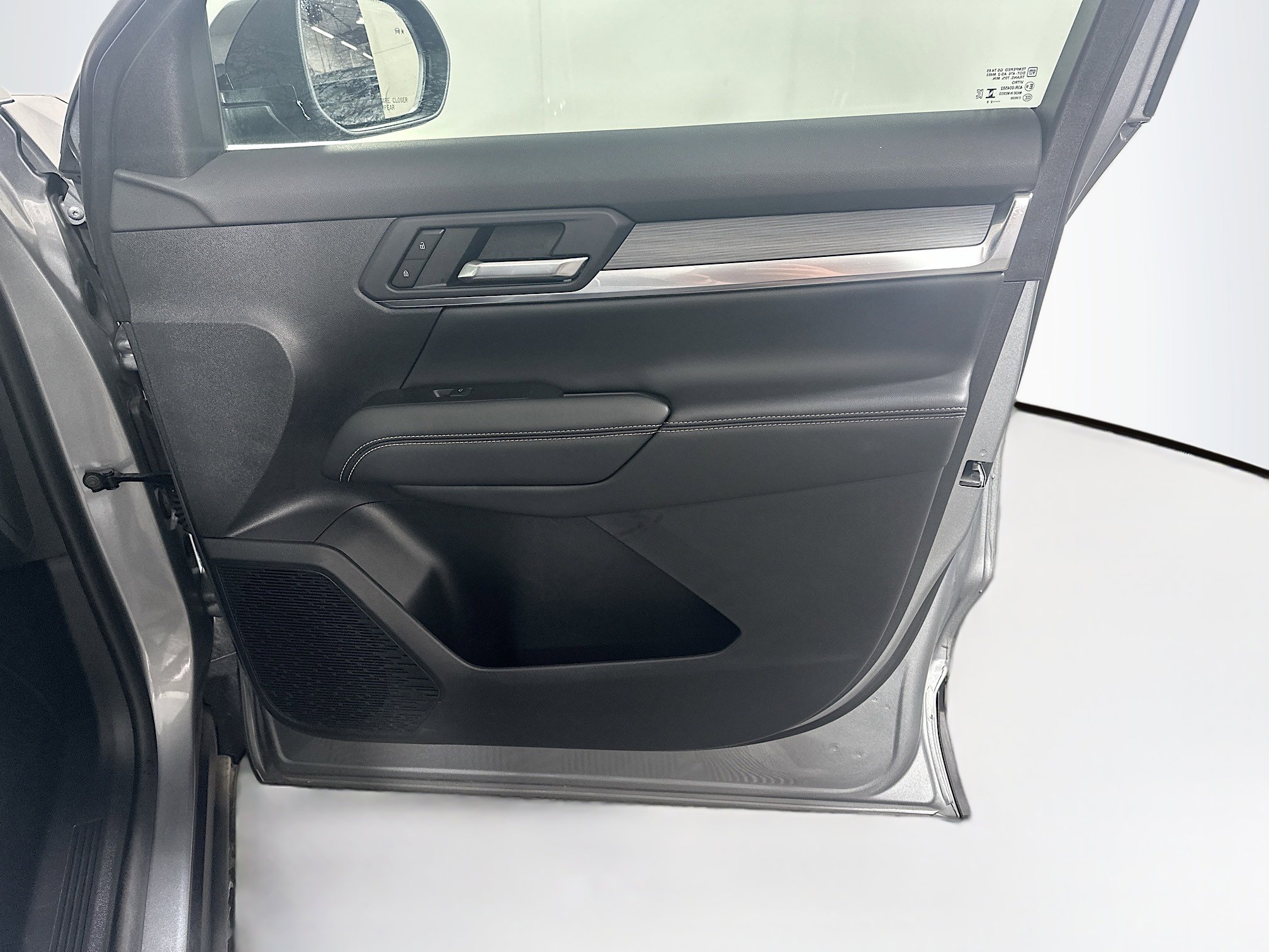 Used 2025 GMC Terrain Elevation image 31