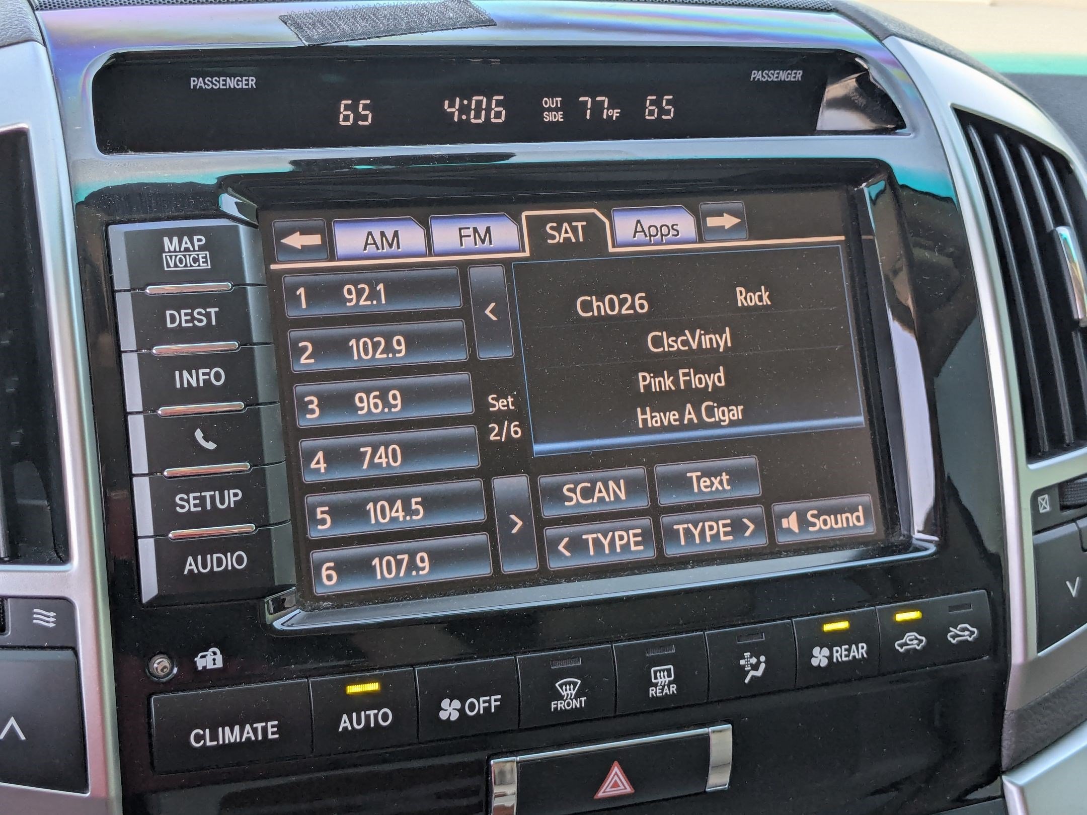Used 2013 Toyota Land Cruiser AWD/4WD image 24