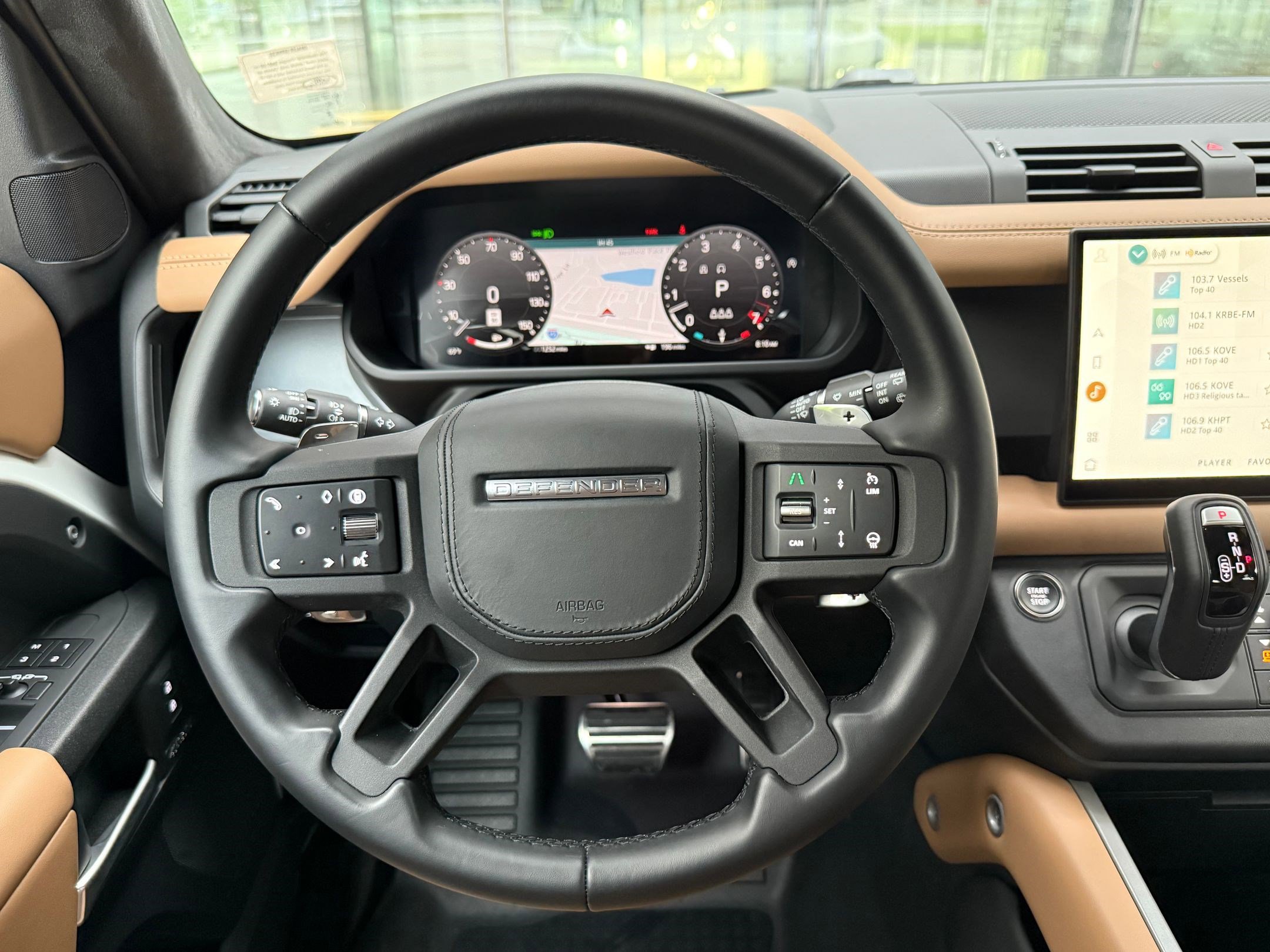 Used 2025 Land Rover Defender 110 V8 image 4