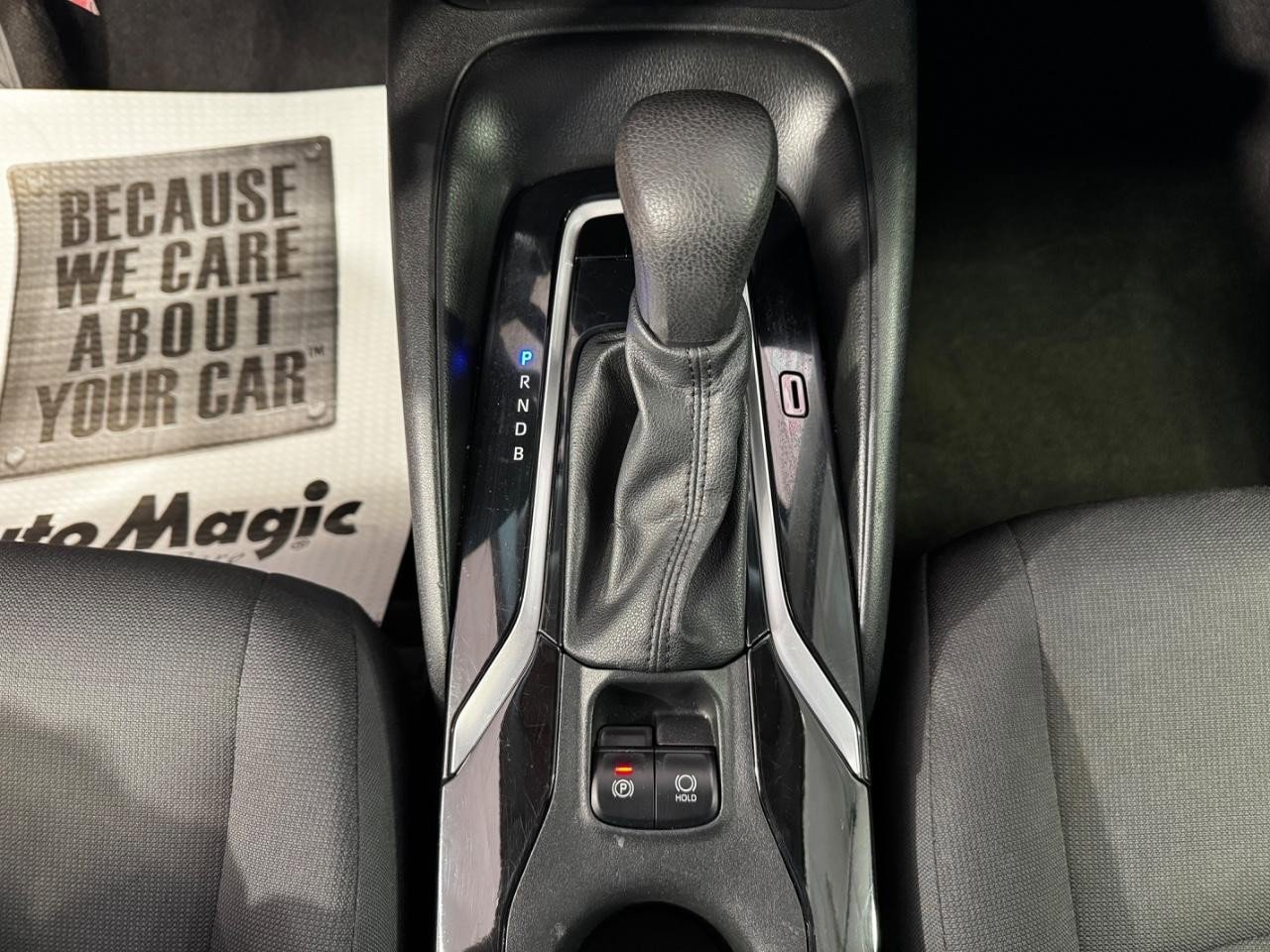 Used 2021 Toyota Corolla LE image 20