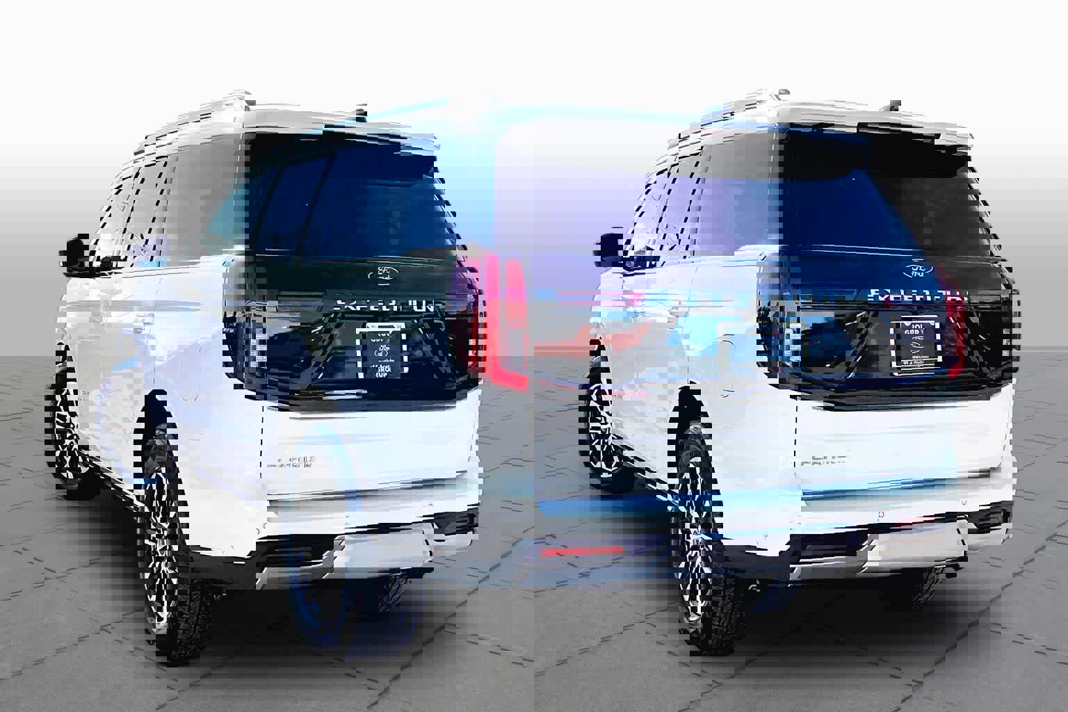 Used 2025 Ford Expedition Platinum image 17