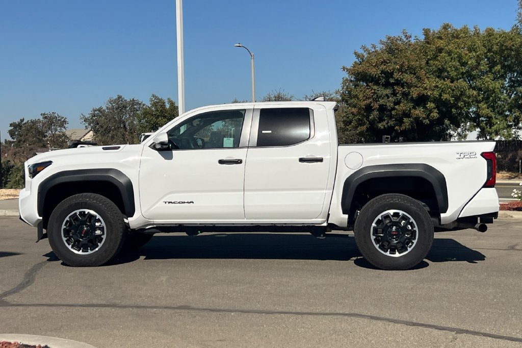 Certified 2026 Toyota Tacoma TRD Off-Road w/ TRD Off Road Premium Package AWD/4WD image 9