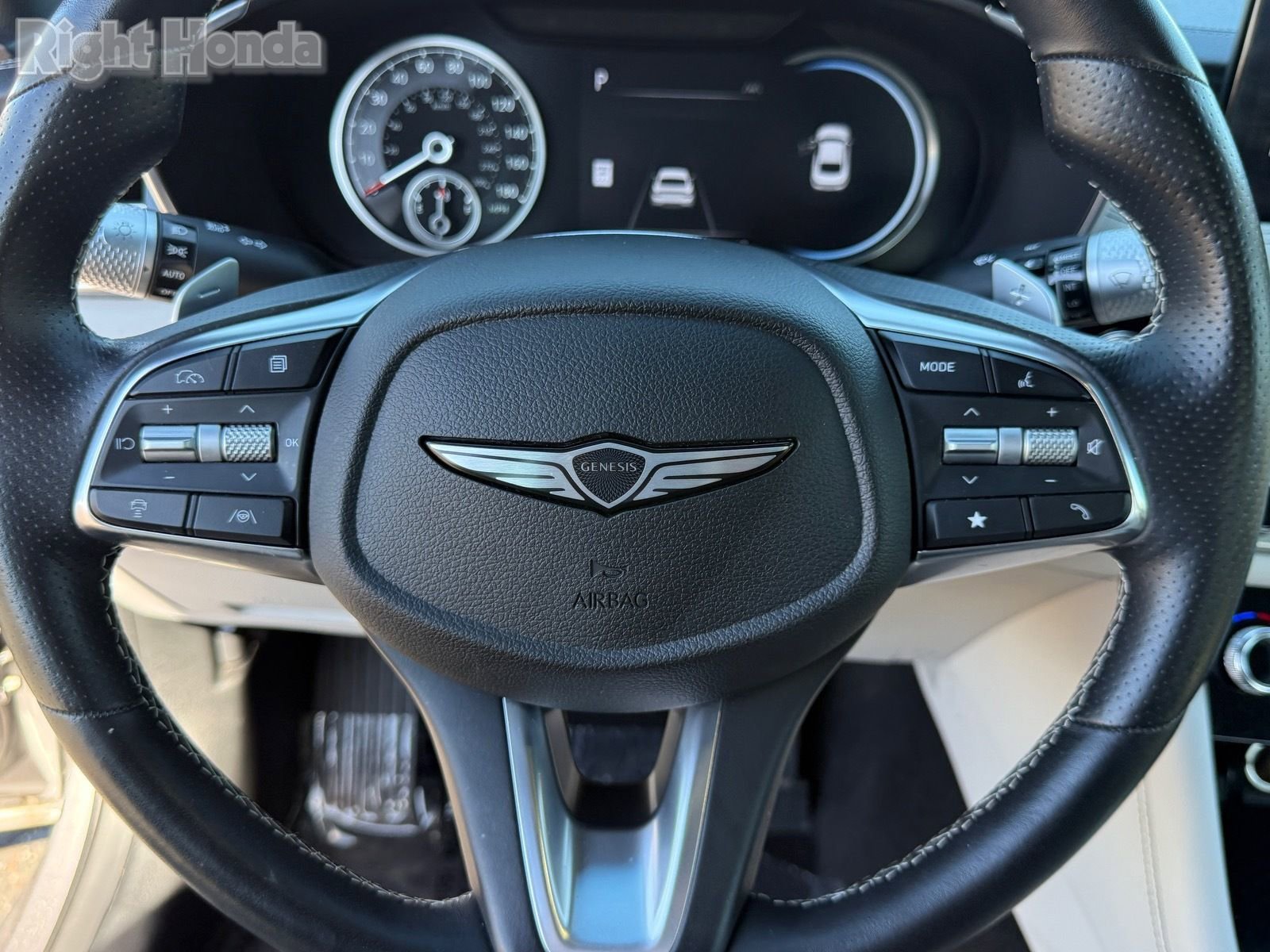 Used 2025 Genesis G70 2.5T image 15